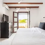 Stylish Spanish 3 Bd Townhouse On The Golden Mile